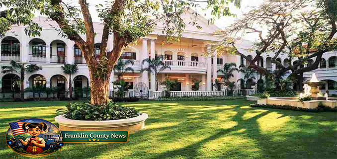 10 Top Hotel Mewah di Surabaya Rekomendasi Staycation Berkelas